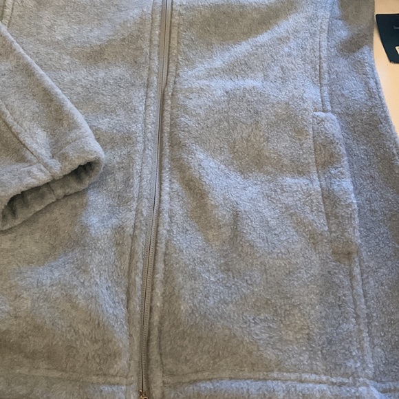 Women’s - size small full zip up fleece. Never worn - Picture 3 of 3